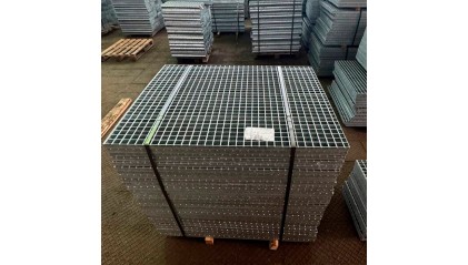 Решетчатый прессованный настил P Zn 33x33 / 25x2 Ст3пс фото решетчатый прессованный настил P Zn 33x33 / 25x2 Ст3пс купить в Твери