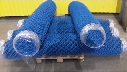 Сетка рабица с полимерным покрытием (ПВХ) 10x10 2 мм фото сетку рабицу стальную с полимерным покрытием (ПВХ) 10x10 2 мм купить в Твери